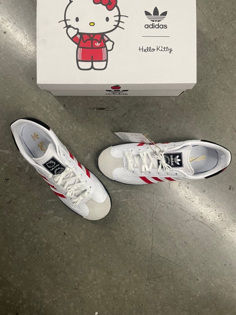 Adidas x Hello Kitty Gazelle Sneaker - Picture 2 of 5